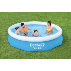 Piscine Autoportée Bestway Fast Set™ 3,05 X 0,66 M Avec Filtration 12 Piscine Autoportée Bestway Fast Set™ 3,05 X 0,66 M Avec Filtration -Piscines Ubbink Boutique 57458 piscine hors sol bestway ronde fast set 305 66 ambiance 2