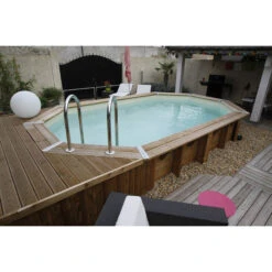 Piscine En Bois Octogonale Ubbink Océa 6,10 X 4,00 X 1,30 M - Liner Beige 9 Piscine En Bois Octogonale Ubbink Océa 6,10 X 4,00 X 1,30 M - Liner Beige -Piscines Ubbink Boutique 7504511 piscine bois octogonale ubbink ocea 400x610 beige ambiance 3