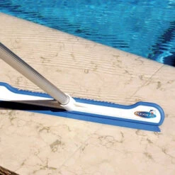 Balai De Piscine Résistant Multi-usages Kerlis - 40 Cm -Piscines Ubbink Boutique balai multi usage 14009 margelle min